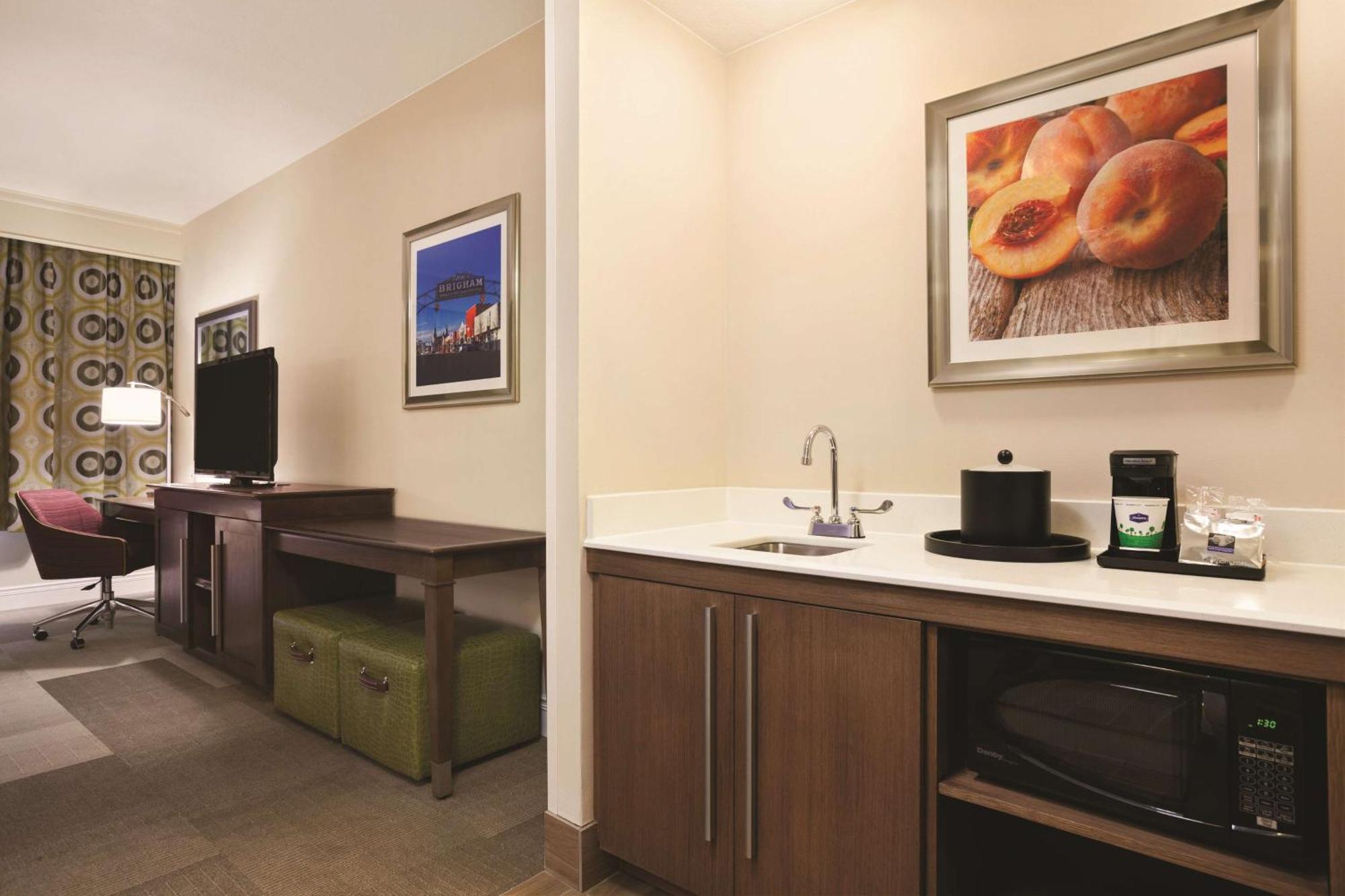 Hampton Inn Бріґем-Сіті Екстер'єр фото