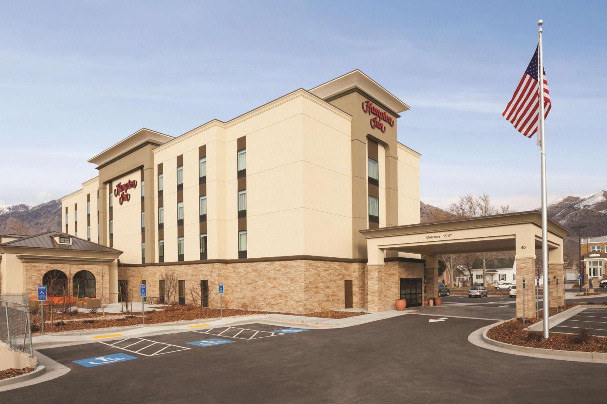 Hampton Inn Бріґем-Сіті Екстер'єр фото